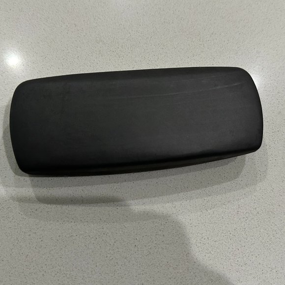 CLAM SHELL Eye Glass Protective Case - Picture 2 of 3